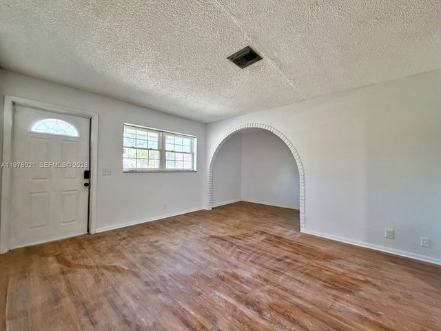 7212 SW 3rd Ct, North Lauderdale, FL 33068