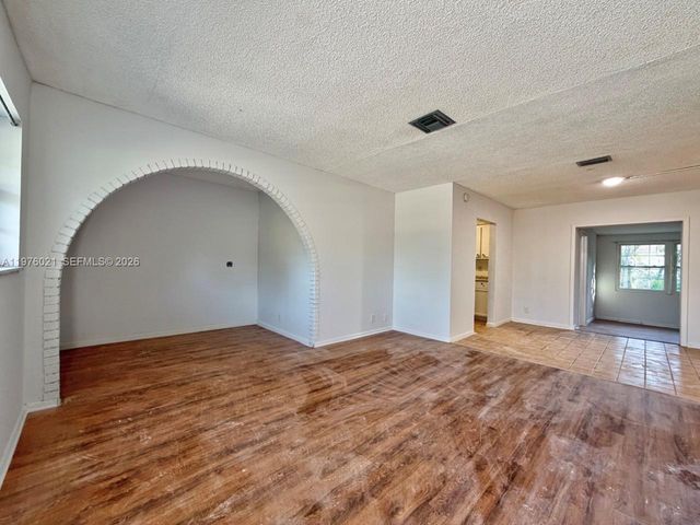 7212 SW 3rd Ct, North Lauderdale, FL 33068