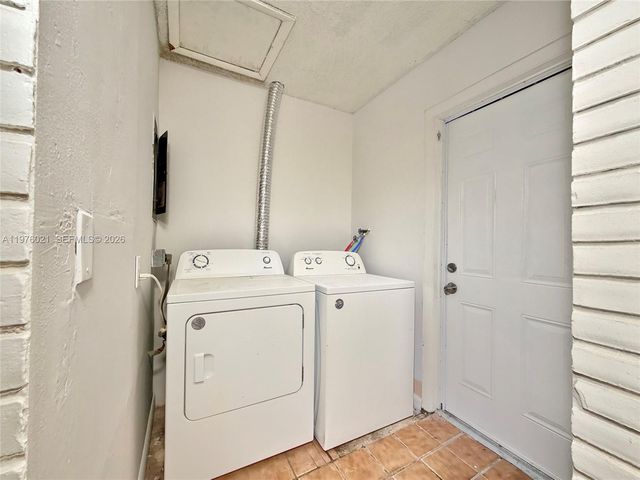 7212 SW 3rd Ct, North Lauderdale, FL 33068