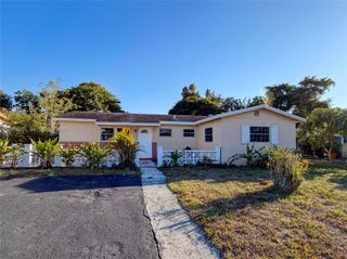 7212 SW 3rd Ct, North Lauderdale, FL 33068