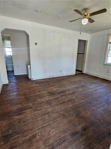 48 W Colin DR, Portsmouth, VA 23701