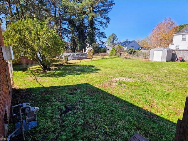 48 W Colin DR, Portsmouth, VA 23701