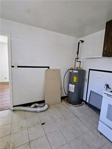 48 W Colin DR, Portsmouth, VA 23701