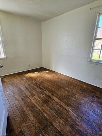 48 W Colin DR, Portsmouth, VA 23701