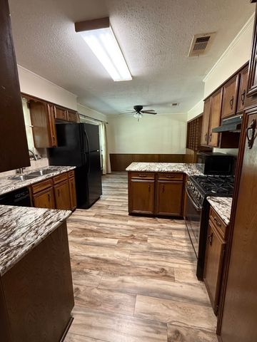 707 Pine Acres Road, Shreveport, LA 71107