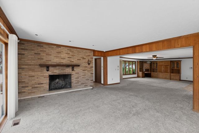 68911 Island Drive, Edwardsburg, MI 49112