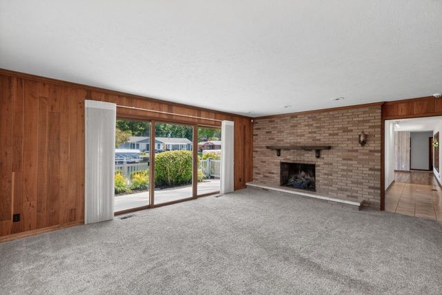 68911 Island Drive, Edwardsburg, MI 49112