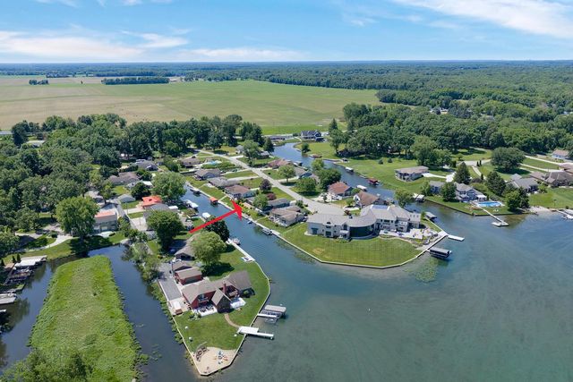 68911 Island Drive, Edwardsburg, MI 49112