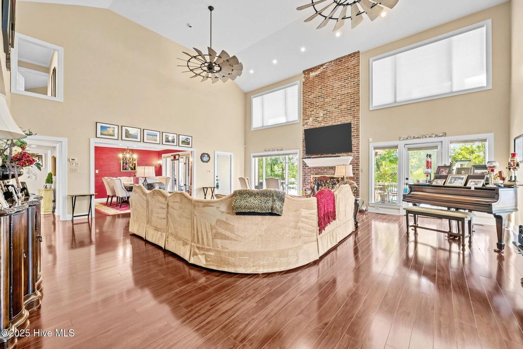 259 W Rock Creek Road, New Bern, NC 28562