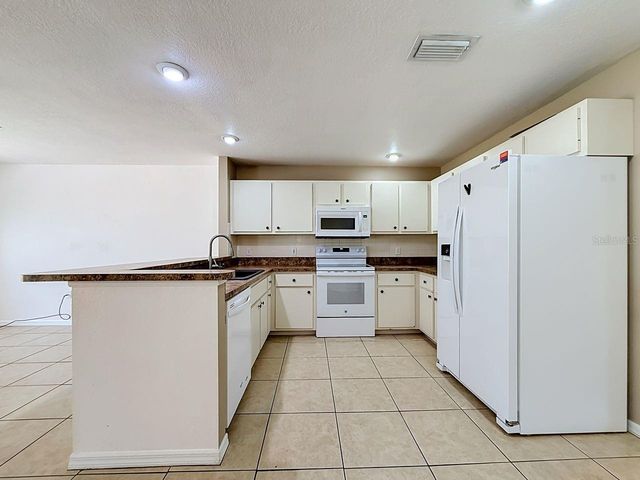 4977 SE 36TH AVENUE, Ocala, FL 34480