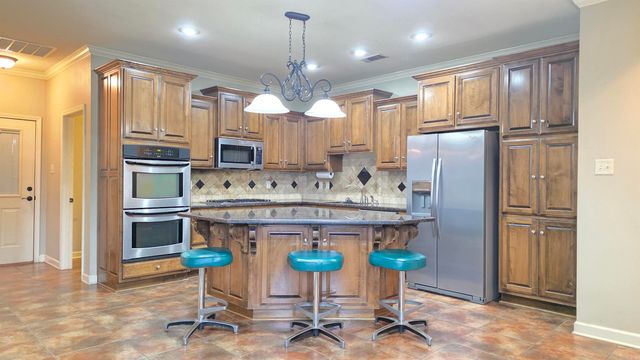 9716 Wild Mountain Dr, Sherwood, AR 72120