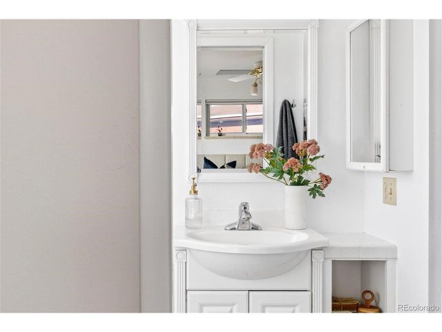 2145 Myrtlewood Ln, Lakewood, CO 80215