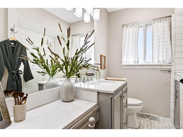 2145 Myrtlewood Ln, Lakewood, CO 80215