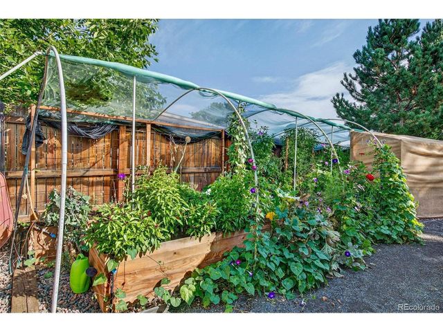 2145 Myrtlewood Ln, Lakewood, CO 80215