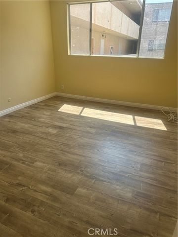 5429 Newcastle Avenue 206, Encino (los Angeles), CA 91316