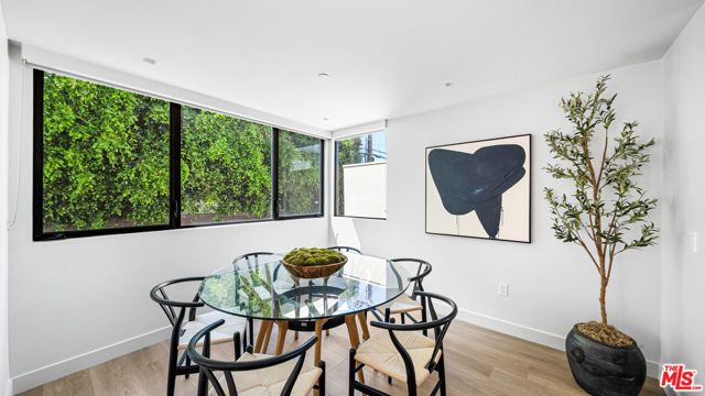 153 San Vicente Boulevard 2E, Santa Monica, CA 90402