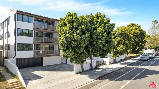 153 San Vicente Boulevard 2E, Santa Monica, CA 90402