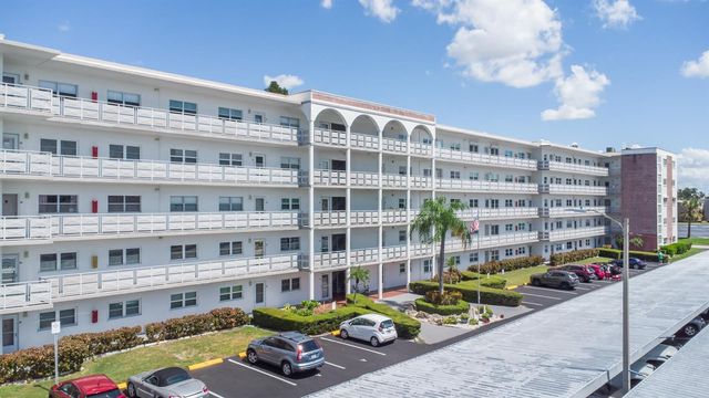 5501 80TH STREET N 303, St Petersburg, FL 33709