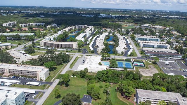 5501 80TH STREET N 303, St Petersburg, FL 33709