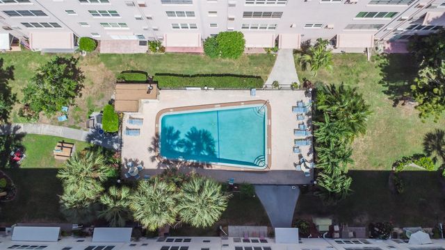 5501 80TH STREET N 303, St Petersburg, FL 33709