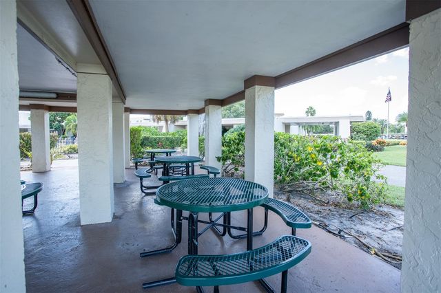 5501 80TH STREET N 303, St Petersburg, FL 33709