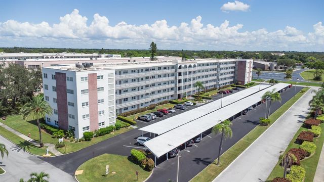 5501 80TH STREET N 303, St Petersburg, FL 33709