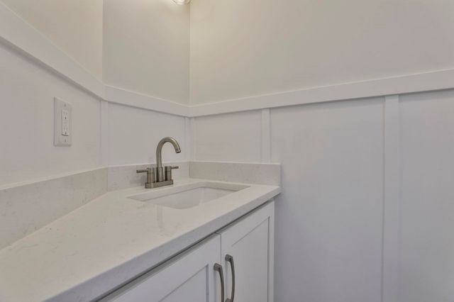 3030 Brown Ave Unit 20, Manchester, NH 03103