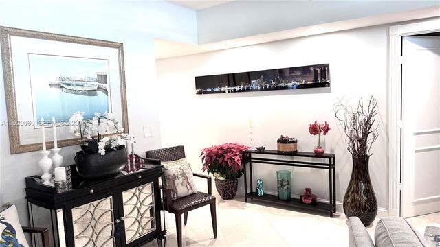 1000 S Pointe Dr 308, Miami Beach, FL 33139