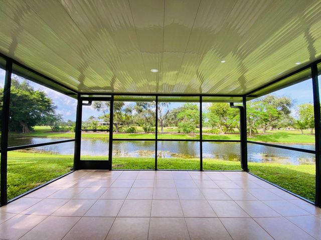 212 Trace Court, Royal Palm Beach, FL 33411