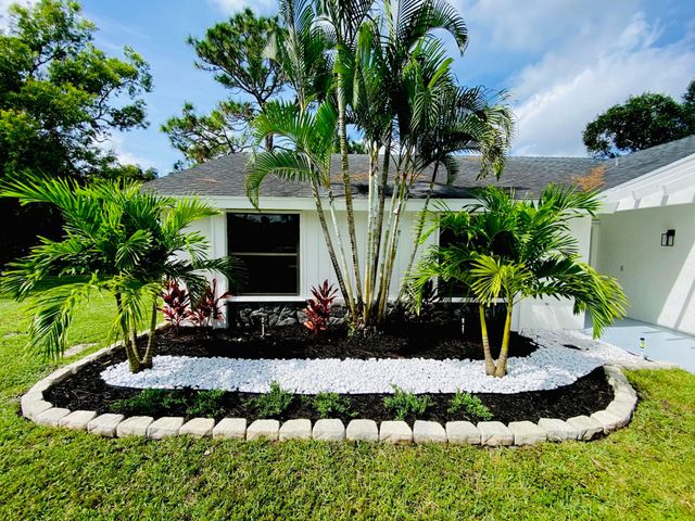 212 Trace Court, Royal Palm Beach, FL 33411