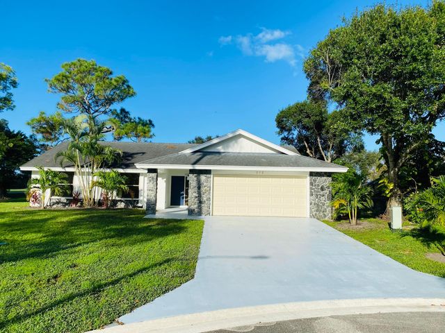 212 Trace Court, Royal Palm Beach, FL 33411