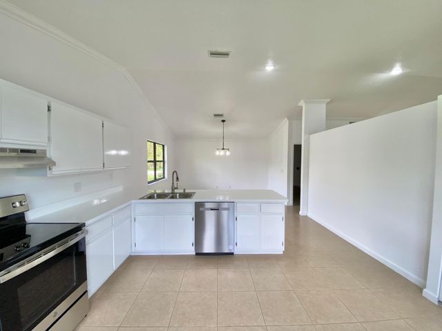 212 Trace Court, Royal Palm Beach, FL 33411