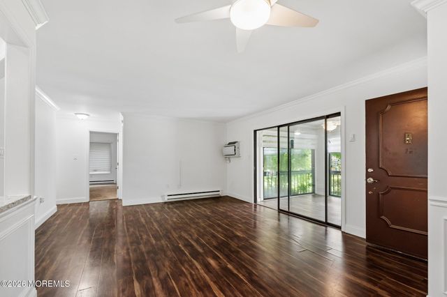 130 Amberly Drive H, Manalapan, NJ 07726