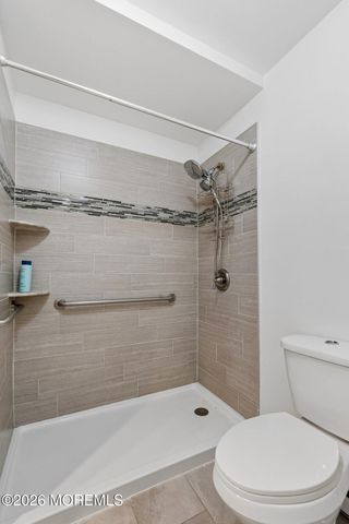 130 Amberly Drive H, Manalapan, NJ 07726