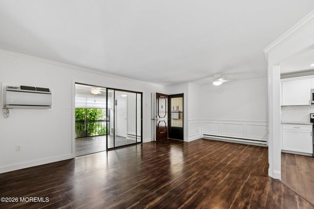 130 Amberly Drive H, Manalapan, NJ 07726