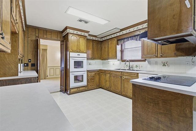 2622 Park Drive, Lake Charles, LA 70605