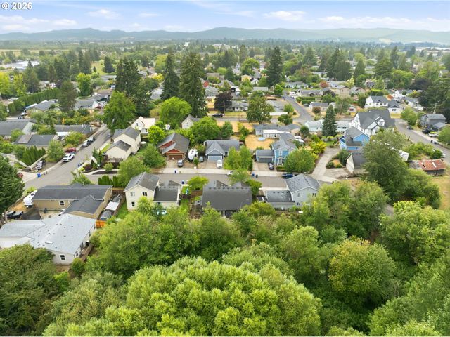 642 S 13TH Ave, Cornelius, OR 97113