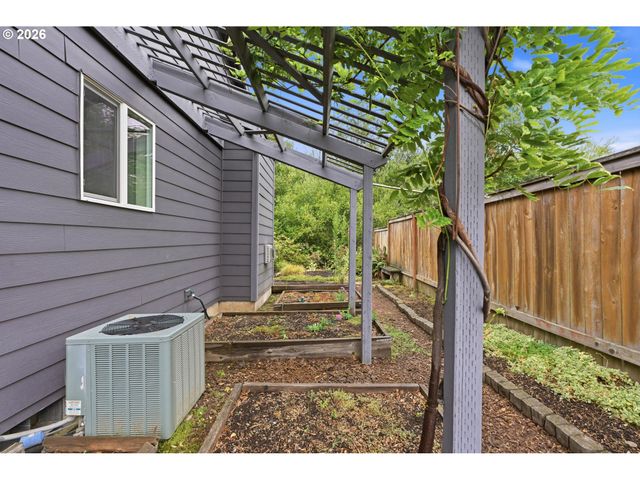 642 S 13TH Ave, Cornelius, OR 97113