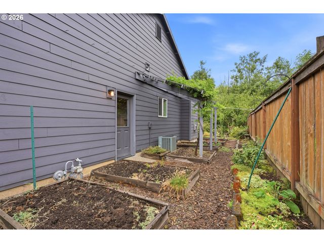 642 S 13TH Ave, Cornelius, OR 97113