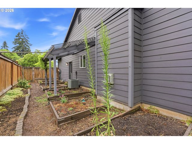 642 S 13TH Ave, Cornelius, OR 97113