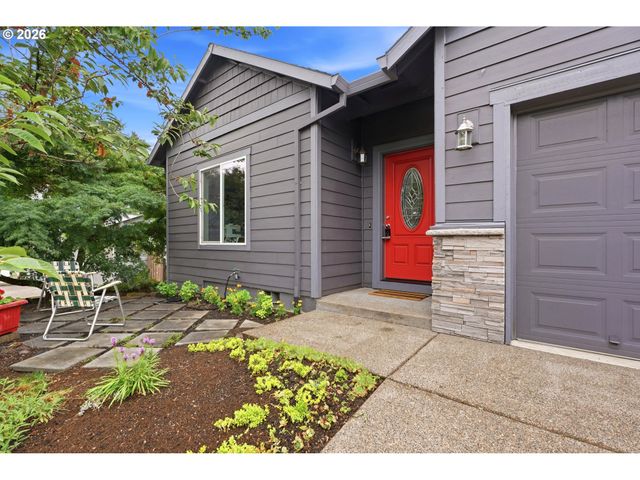 642 S 13TH Ave, Cornelius, OR 97113