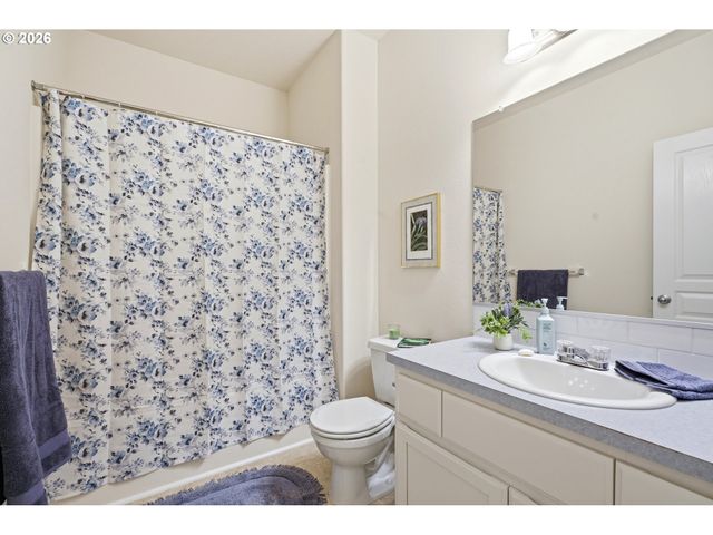642 S 13TH Ave, Cornelius, OR 97113