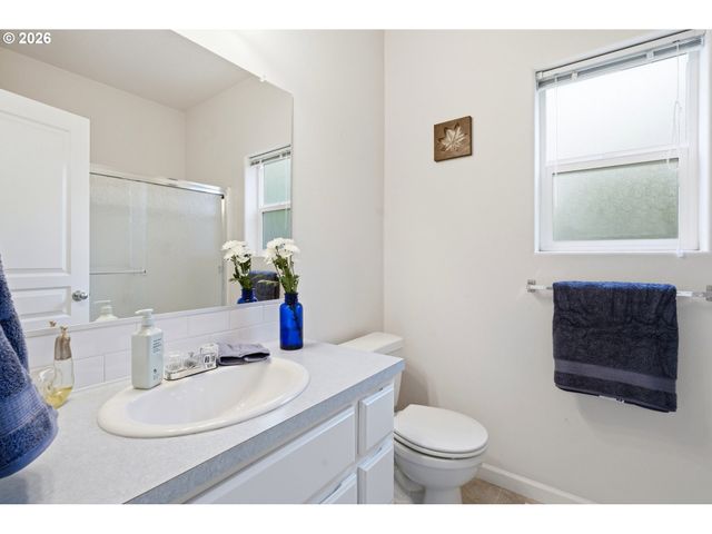 642 S 13TH Ave, Cornelius, OR 97113
