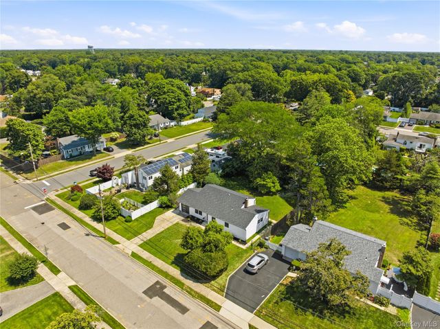 933 Thompson Drive, Bay Shore, NY 11706