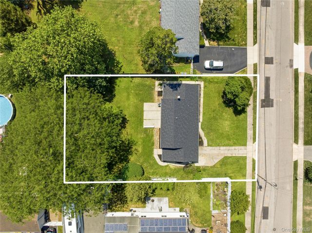 933 Thompson Drive, Bay Shore, NY 11706