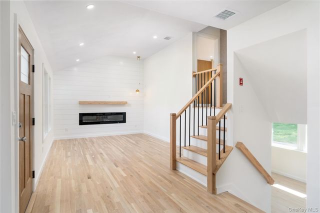 933 Thompson Drive, Bay Shore, NY 11706