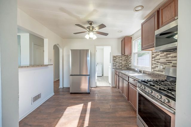 9217 S Burnside Avenue, Chicago, IL 60619