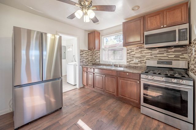 9217 S Burnside Avenue, Chicago, IL 60619