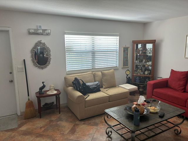 283 Saxony F, Delray Beach, FL 33446