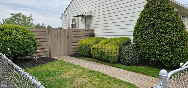 401 BURNT MILL RD, Cherry Hill, NJ 08003